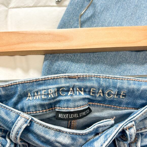 American Eagle Super Hi-Rise Flare Jeans Light Wash Next Level Stretch EUC 2 - Picture 3 of 7
